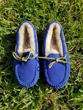 UGG Australia Dakota Blue Suede Moccasin Wool Lined Slippers Size 2